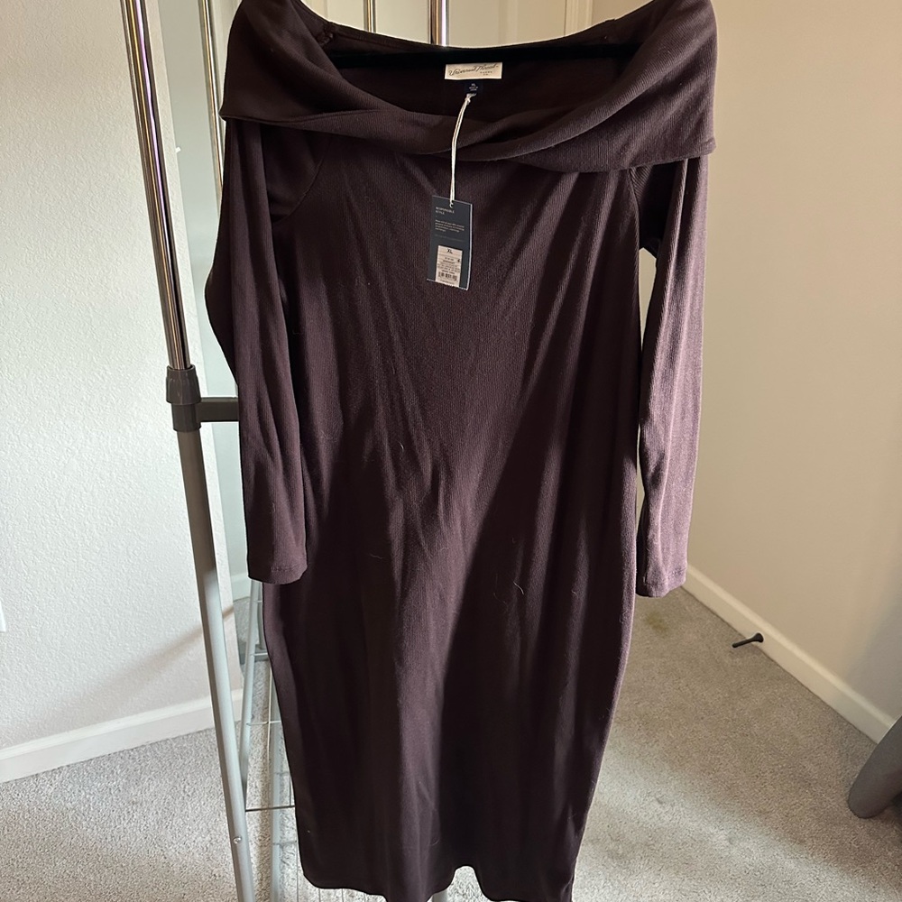 Elegant Off-Shoulder Brown Dress